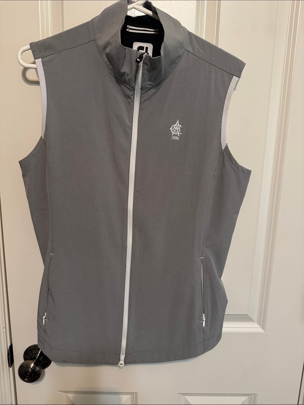 FootJoy Gray Zip-Front Women's Golf Vest